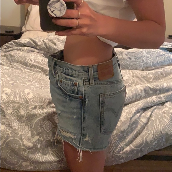 SOLD Levi’s short, Size 29 💛 - Picture 5 of 8